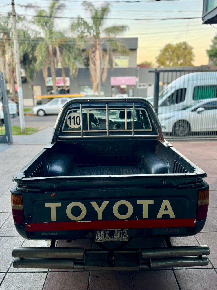 Toyota Hilux  2.4 CABINA DOBLE 4X2 M/T — foto 5